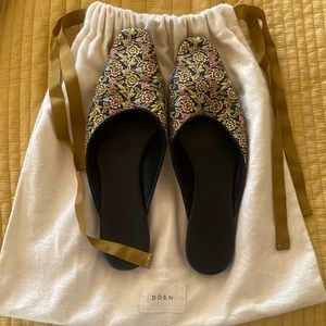 Doen tapestry slides